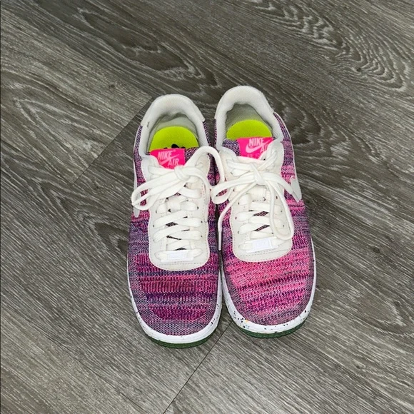 NIKE Pink and White Knit Sneakers - Picture 2 of 6